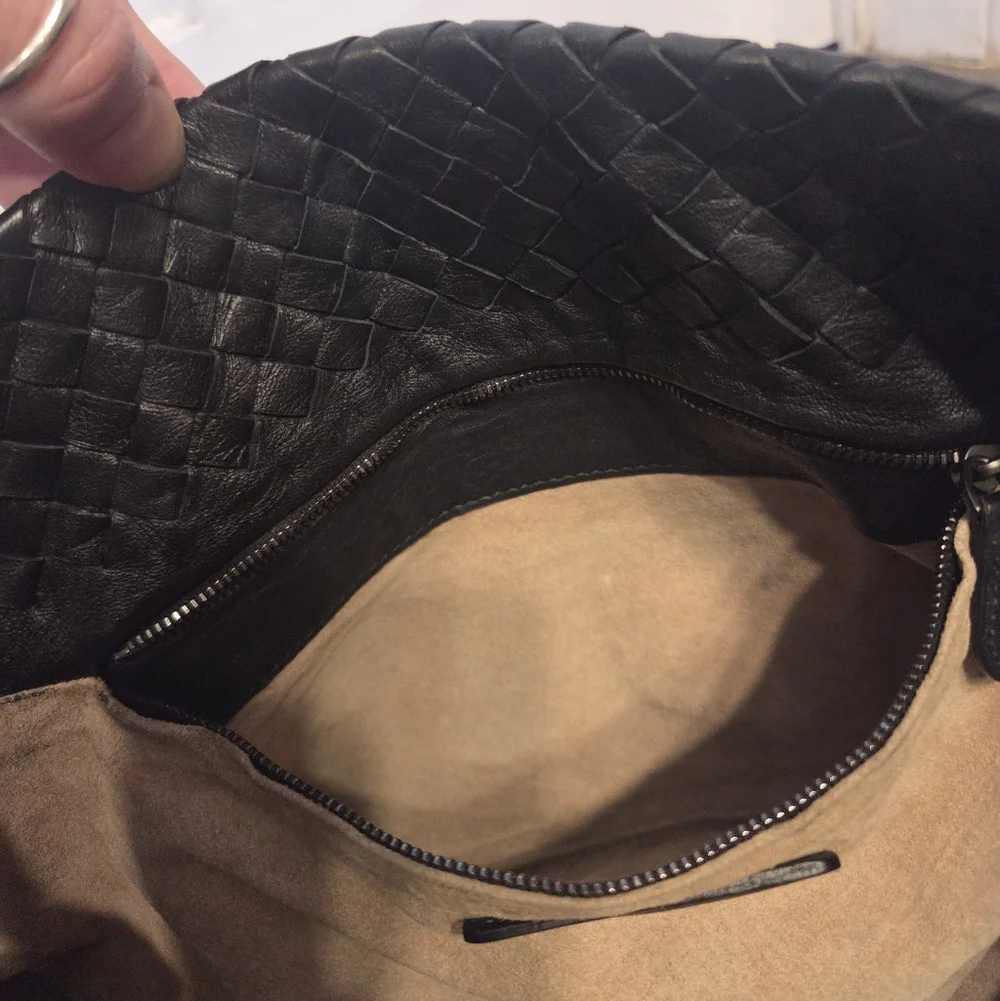 BOTTEGA VENETA Intrecciato Tote Bag Medium Bella Garda Nappa Leather Black Woven